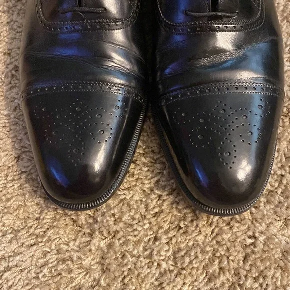 Ferragamo Black Leather Men’s Cap toe Oxfords - Picture 5 of 9